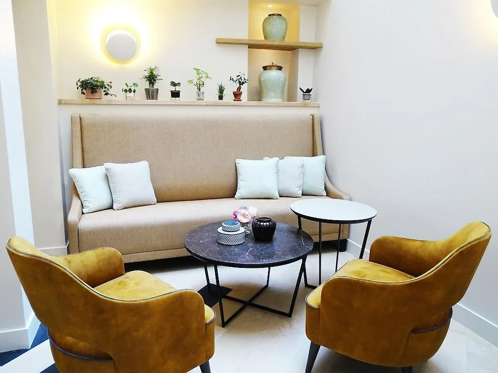 Des Champs-elysees 4* Париж