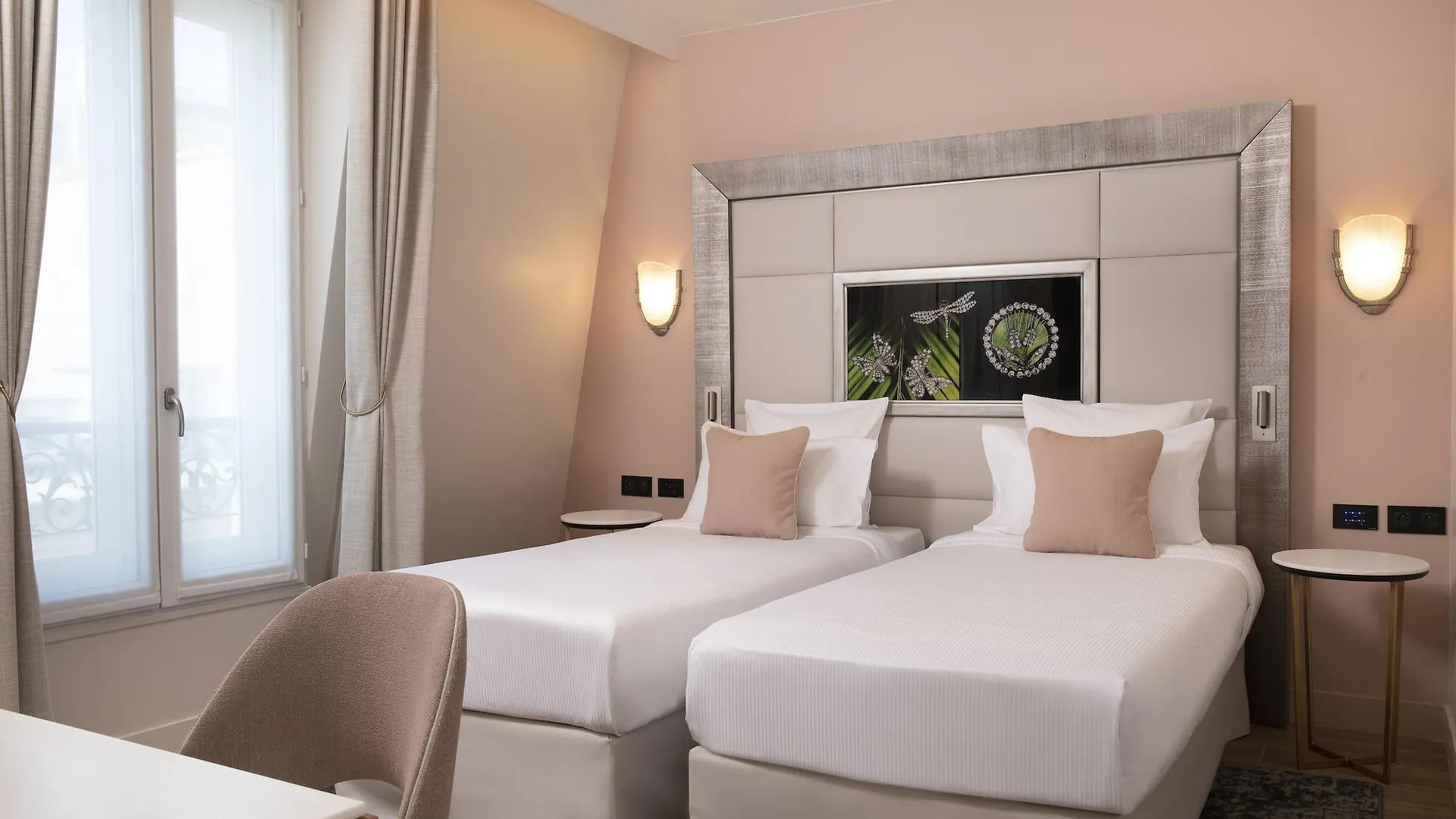 Des Champs-elysees 4*