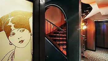 Отель Des Champs-elysees 4*