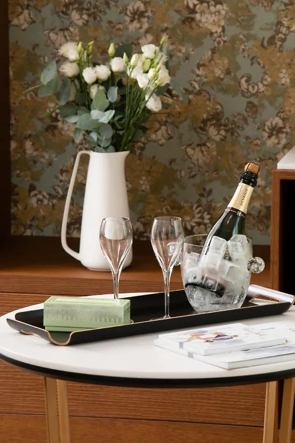Des Champs-elysees Hotell 4*