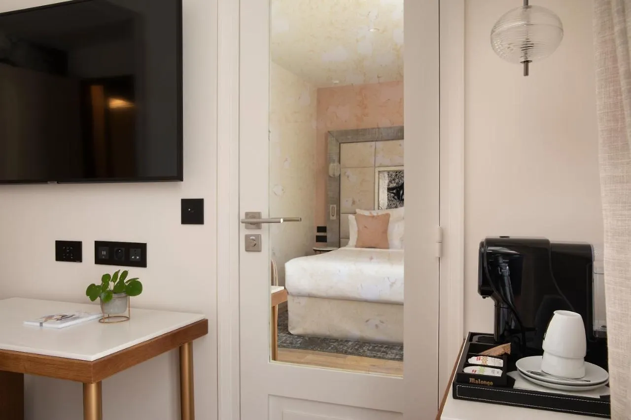 Hotell Des Champs-elysees Paris